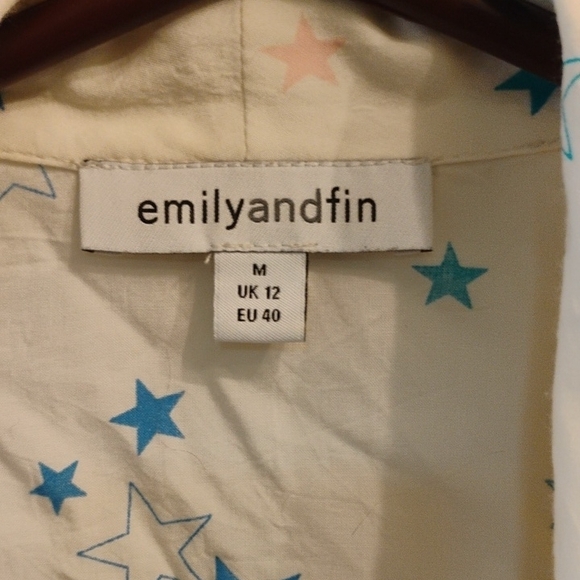 Star Patterned Button-Up Blouse - Picture 2 of 3